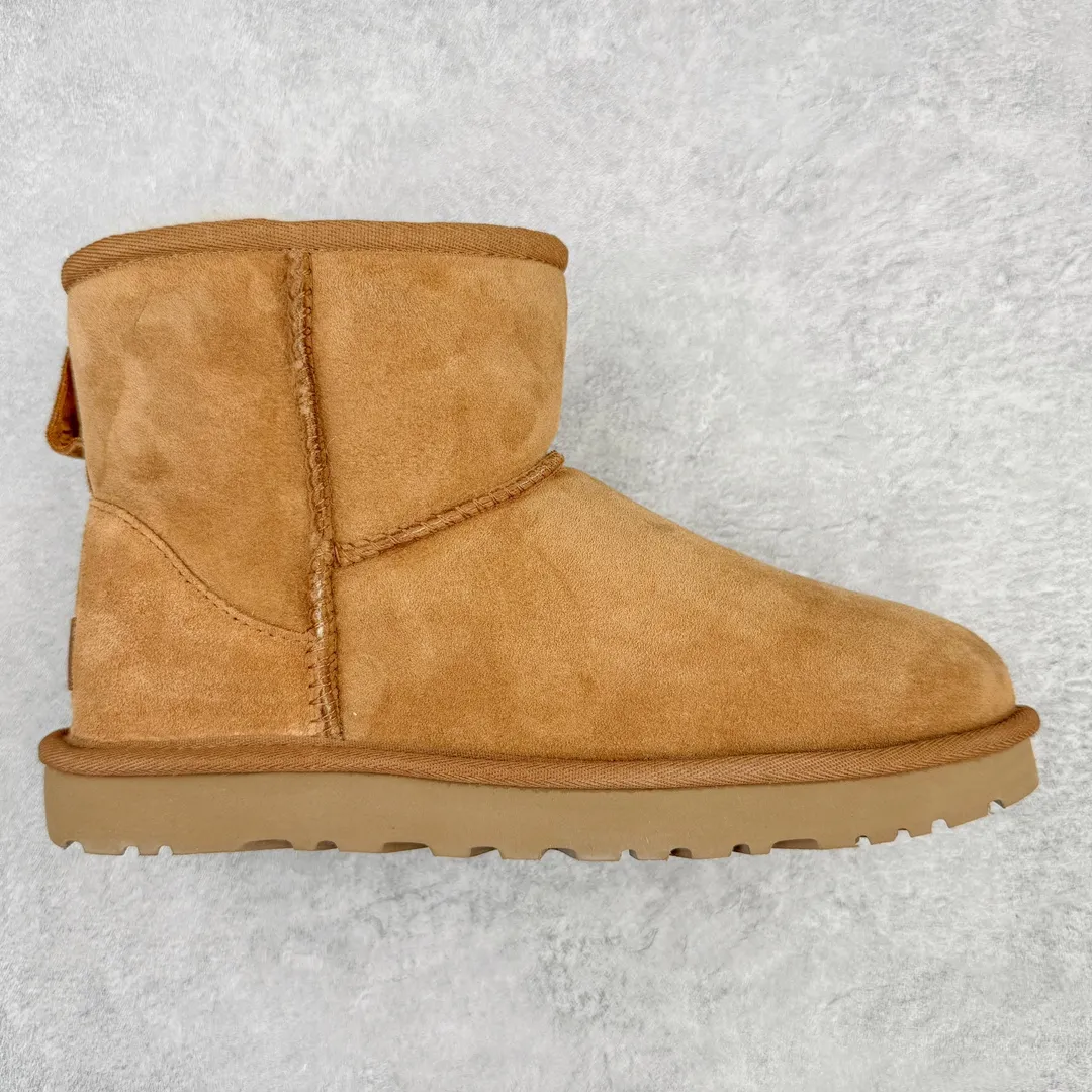 Pick up locally💰520 UGG 6222 Classic short-cut autumn and winter sheepskin and fur integrated snow boots. All shoes are made from the same factory as ZP. Longfeng A-grade Australian imported sheepskin and fur integrated men's and women's boots. Brand OEM production line. Fully follow the ZP process. OEM original pattern maker. Adhering to the principle of no original shoes and no development selection. Pay attention to every detail. The most authentic version on the market. TREADLITE "Light Wing" technology outsole. Lightweight/durable/flexible/pile size: 35 36 37 38 39 40 41 42 43 44 45 Coding: by2936070